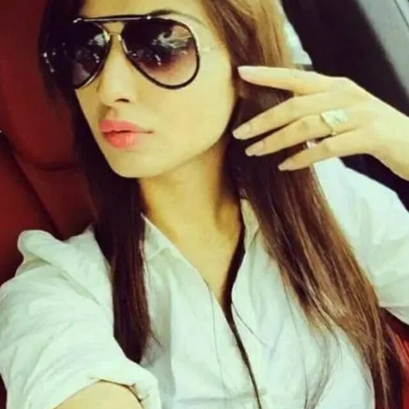 hinakhan870